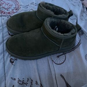Size 9 Mini Ultra Uggs Green